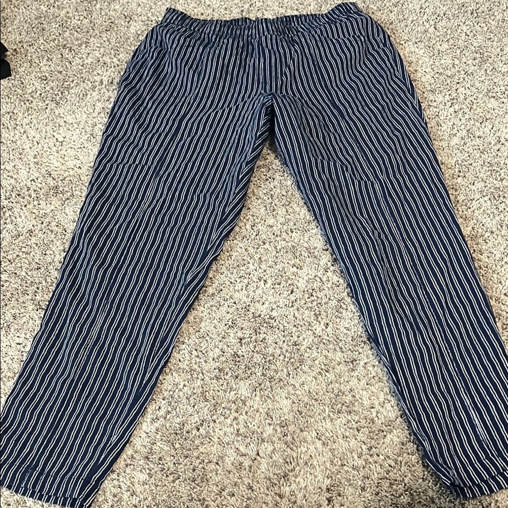 Old Navy Blue and White Cropped Pinstripe Pants Relaxed Fit